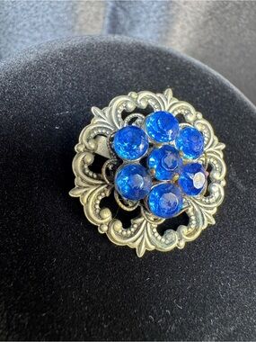 Vintage-Style Blue Glass Stone Filigree Brooch